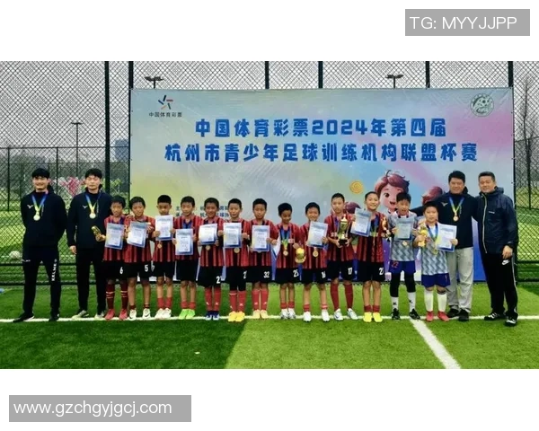 杭州足球队耐力创新高引发热议助力球队崛起与发展